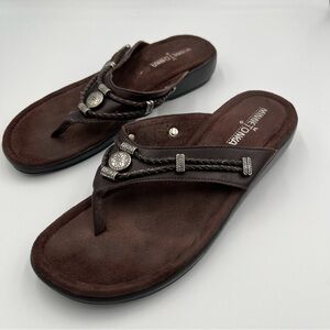 Minnetonka Brown Leather Silverthorne Thong Sandals Womens Size 8